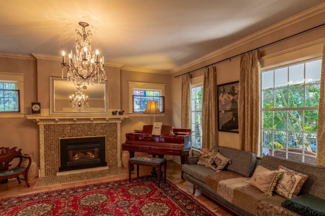 Mozart Guest House Seattle Bed And Breakfast Экстерьер фото