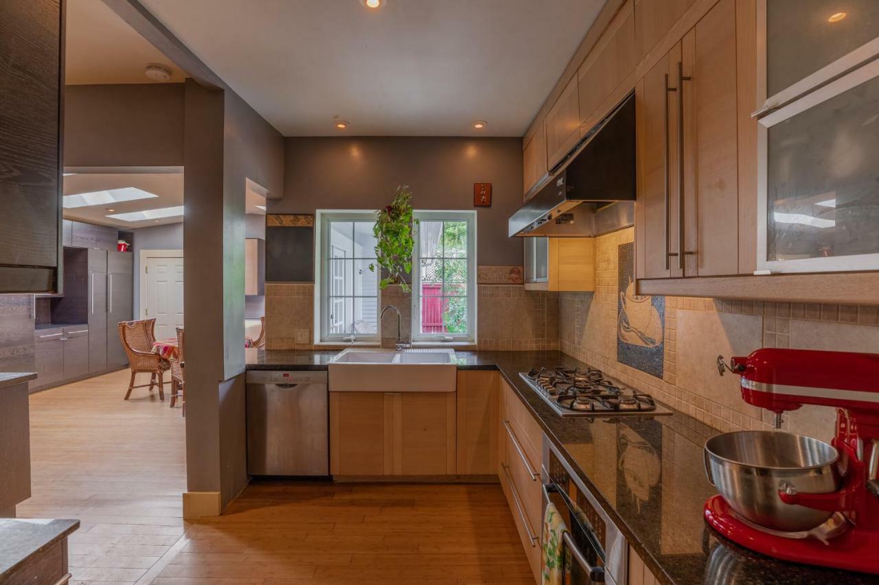 Mozart Guest House Seattle Bed And Breakfast Экстерьер фото